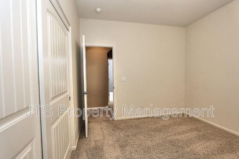 Large Home in Park Setting in West Roseville for Rent! property image