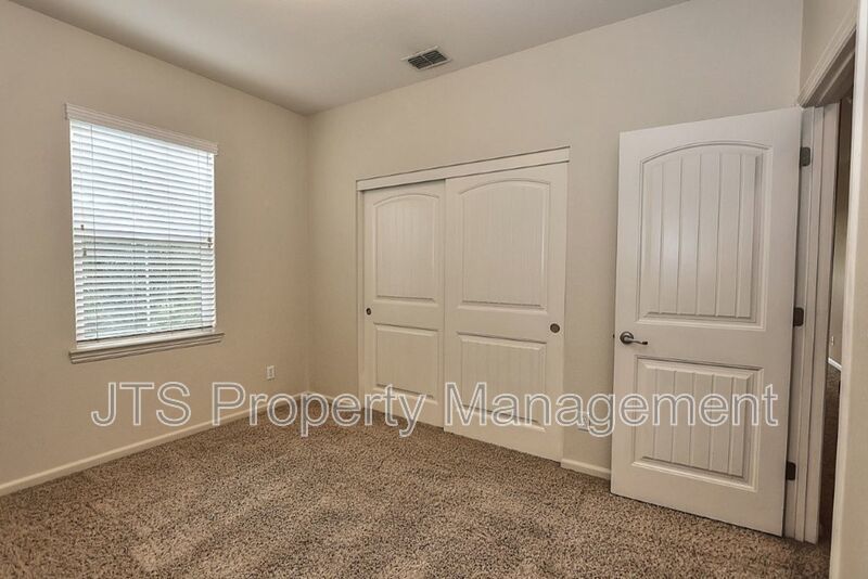 Large Home in Park Setting in West Roseville for Rent! property image