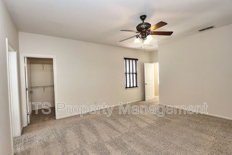 Large Home in Park Setting in West Roseville for Rent! property image