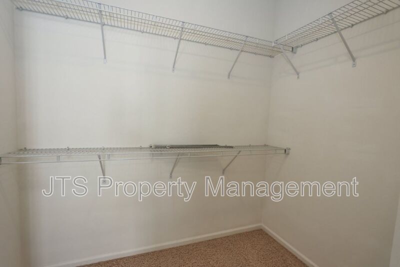 Large Home in Park Setting in West Roseville for Rent! property image