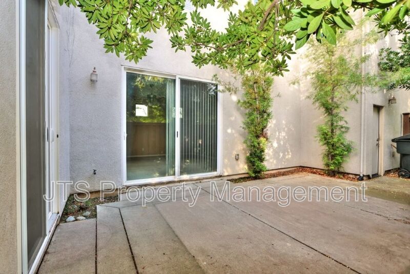 Large Home in Park Setting in West Roseville for Rent! property image