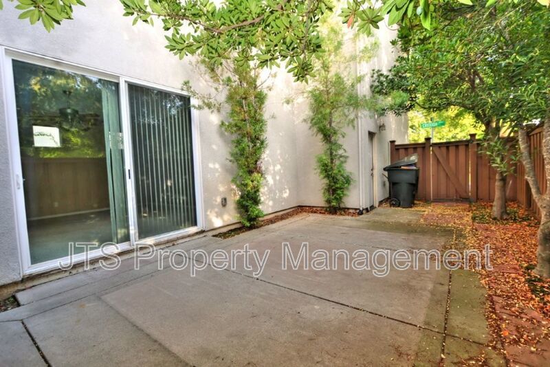 Large Home in Park Setting in West Roseville for Rent! property image