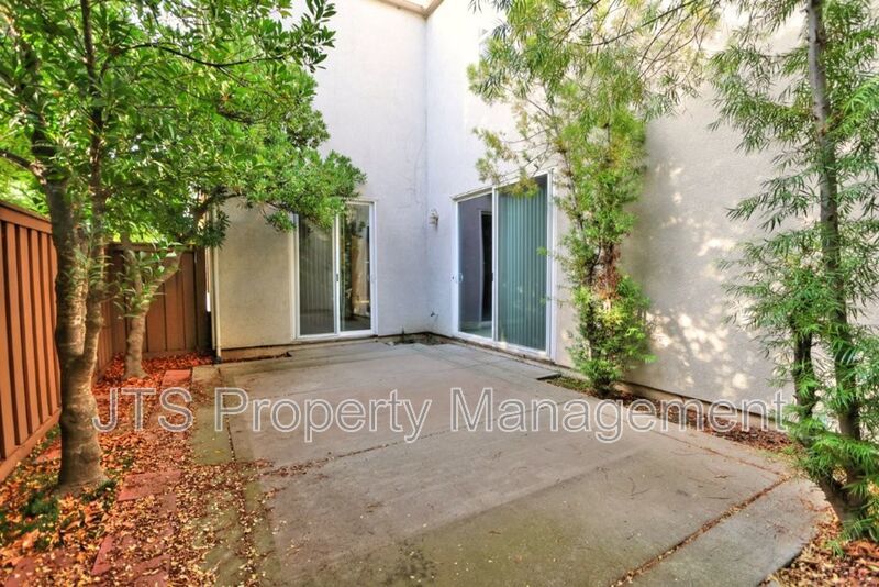 Large Home in Park Setting in West Roseville for Rent! property image