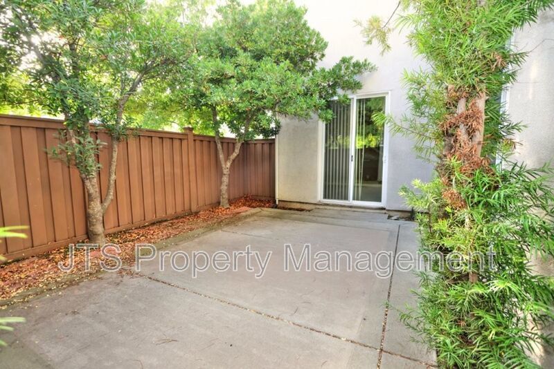 Large Home in Park Setting in West Roseville for Rent! property image