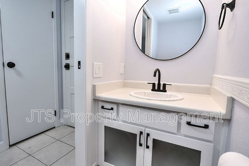 Newly Remodeled Condo in Gated Community for Rent! property image