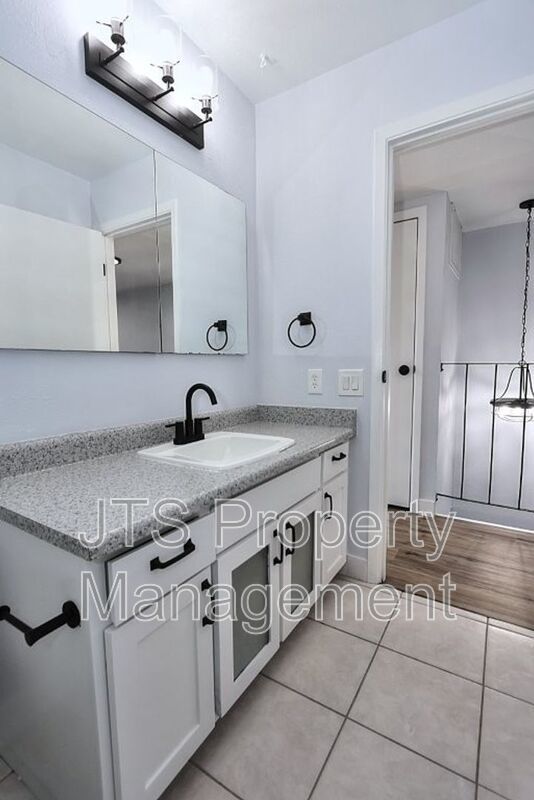 Newly Remodeled Condo in Gated Community for Rent! property image