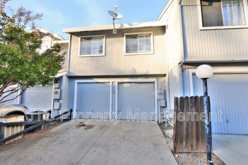 Nice Two-Level Antelope Condo! property image