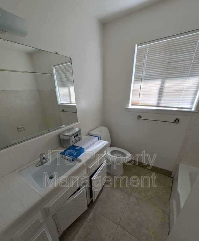 Nice 2 bedroom duplex for rent! property image