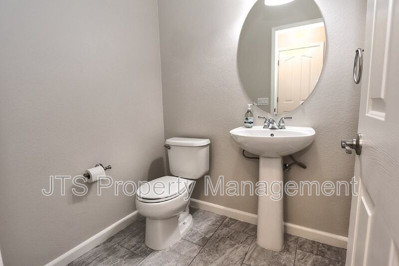 Beautiful Granite Bay Home in Gated Community for Rent Now!! property image