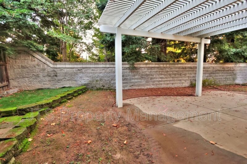 Beautiful Granite Bay Home in Gated Community for Rent Now!! property image