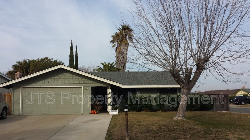 Beautiful 1 Level Home with Gated Boat/RV Parking for rent! property image