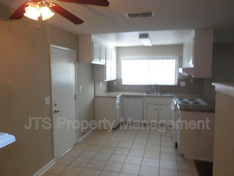 Beautiful 1 Level Home with Gated Boat/RV Parking for rent! property image