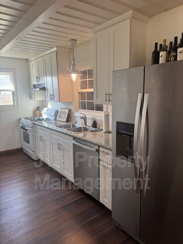 Beautiful Updated Solar Home for Rent. property image