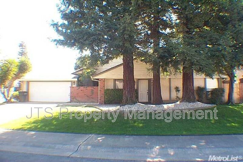 Beautiful corner halfplex available now for rent! property image