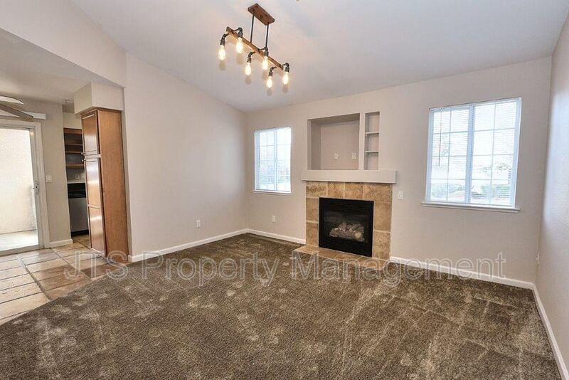 Beautiful Upper Level 2 Bed 2 Bath Gated Folsom Condo! Available mid February! property image