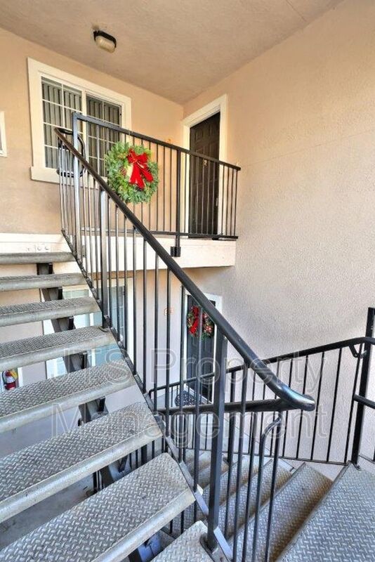 Beautiful Upper Level 2 Bed 2 Bath Gated Folsom Condo! Available mid February! property image