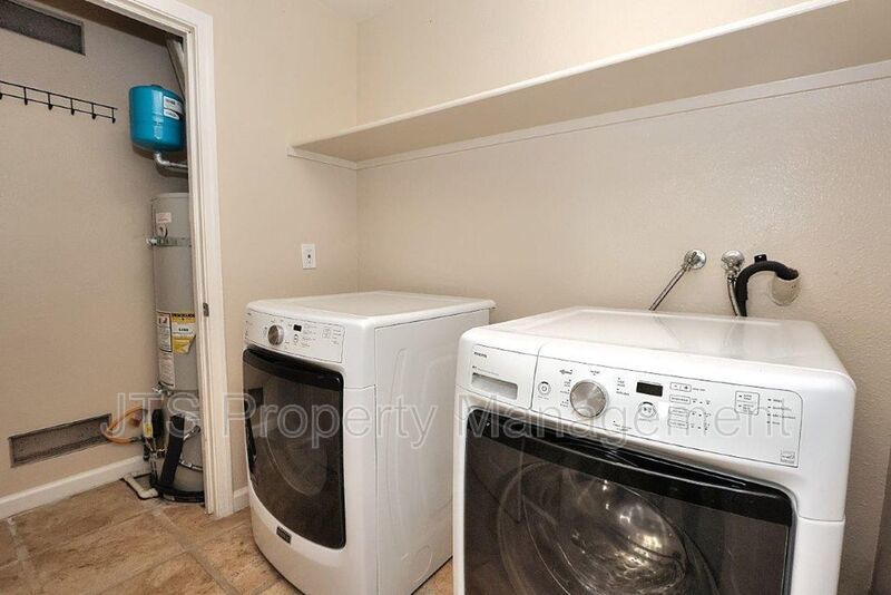 Beautiful Upper Level 2 Bed 2 Bath Gated Folsom Condo! Available mid February! property image