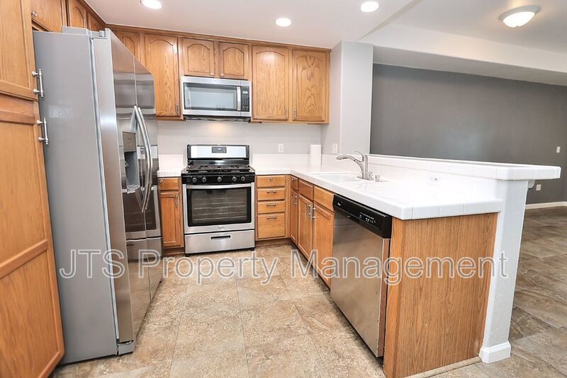 Incredible gated Fair Oaks Condo for rent! property image