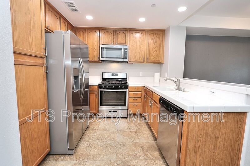 Incredible gated Fair Oaks Condo for rent! property image