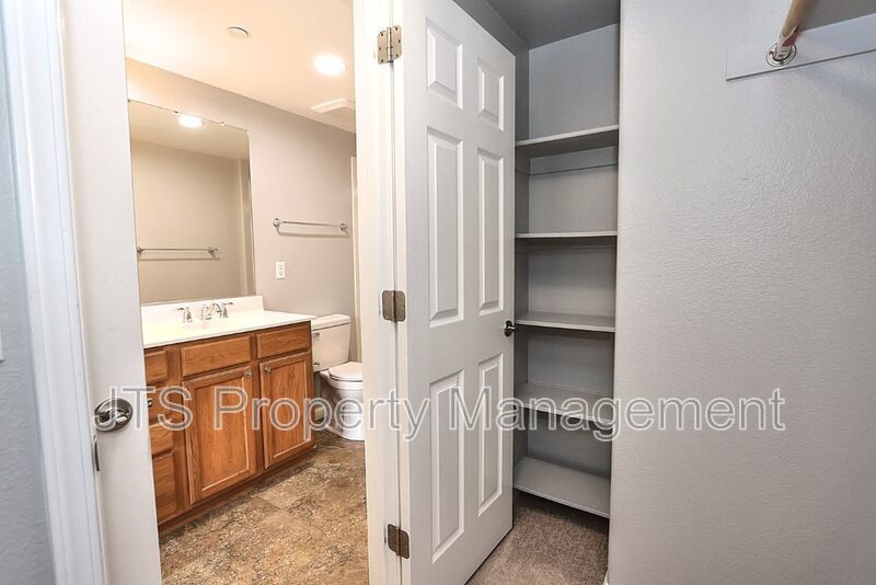 Incredible gated Fair Oaks Condo for rent! property image