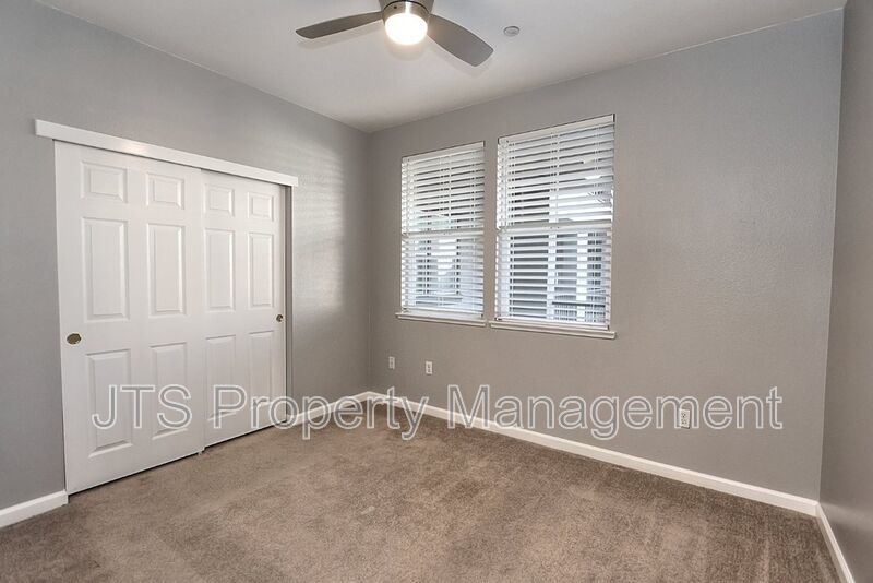 Incredible gated Fair Oaks Condo for rent! property image