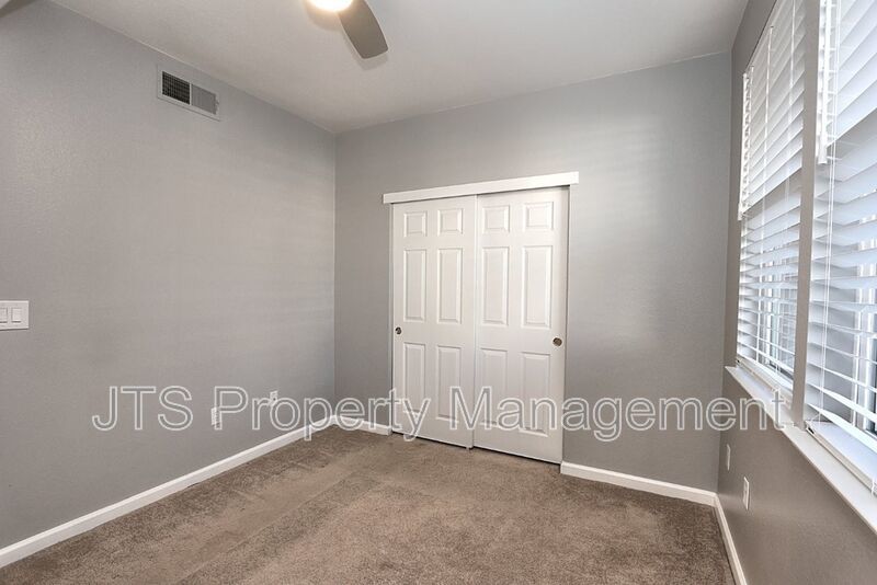 Incredible gated Fair Oaks Condo for rent! property image