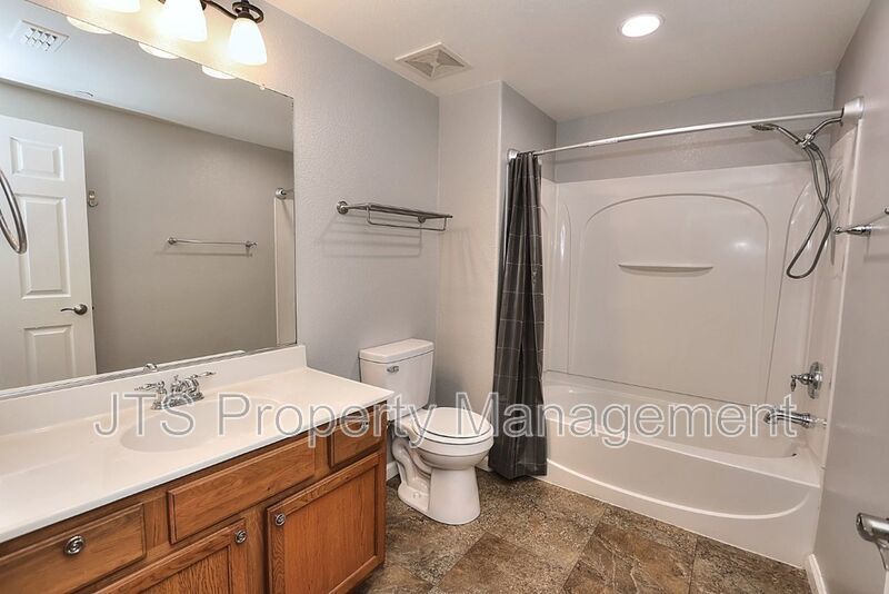 Incredible gated Fair Oaks Condo for rent! property image