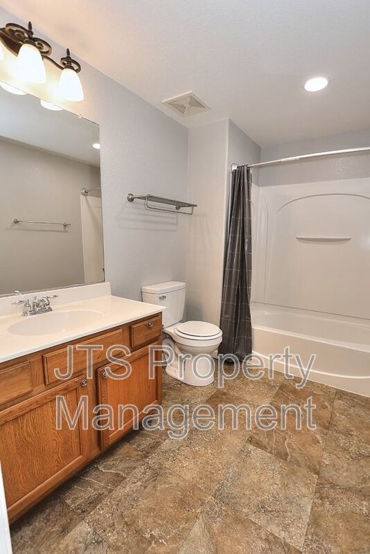 Incredible gated Fair Oaks Condo for rent! property image