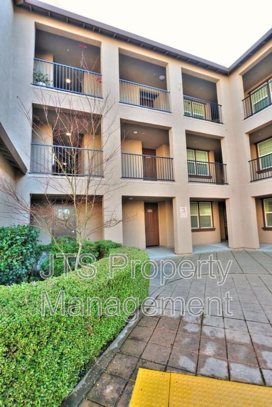 Incredible gated Fair Oaks Condo for rent! property image