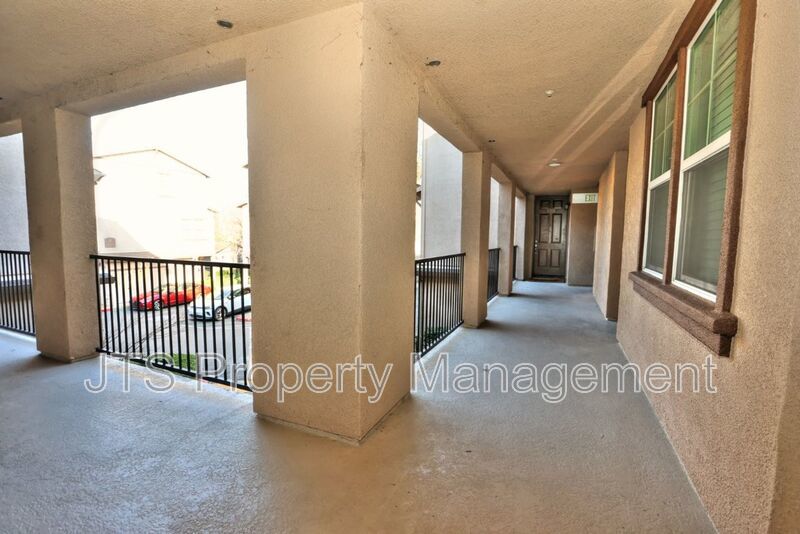 Incredible gated Fair Oaks Condo for rent! property image