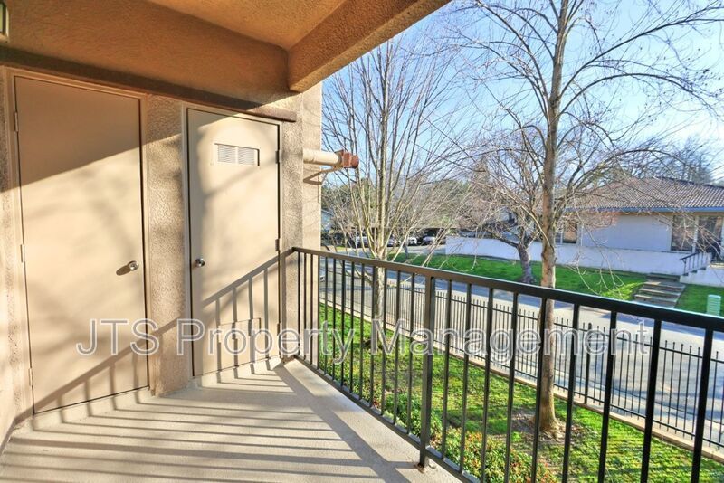 Incredible gated Fair Oaks Condo for rent! property image