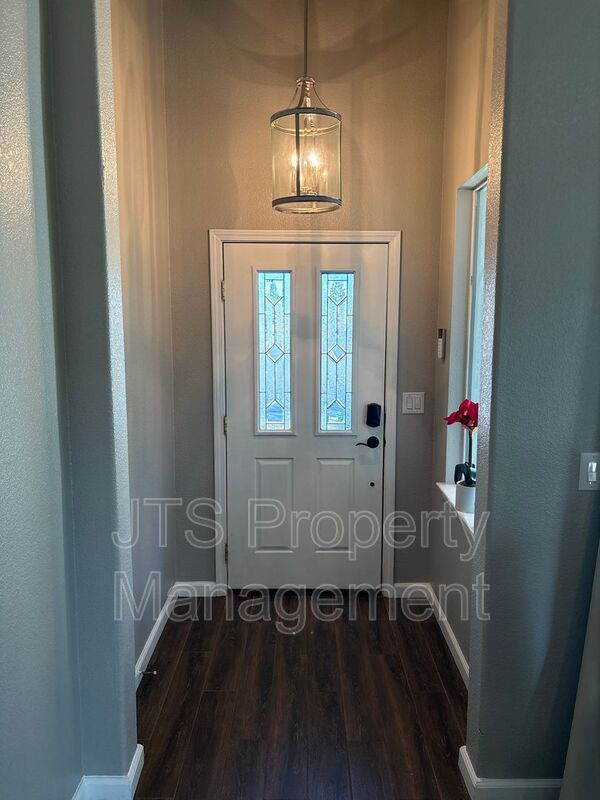 Beautiful 4 Bed 3 full bath Rocklin Home!! property image