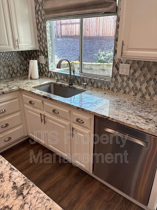 Beautiful 4 Bed 3 full bath Rocklin Home!! property image