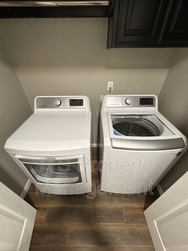 Beautiful 4 Bed 3 full bath Rocklin Home!! property image