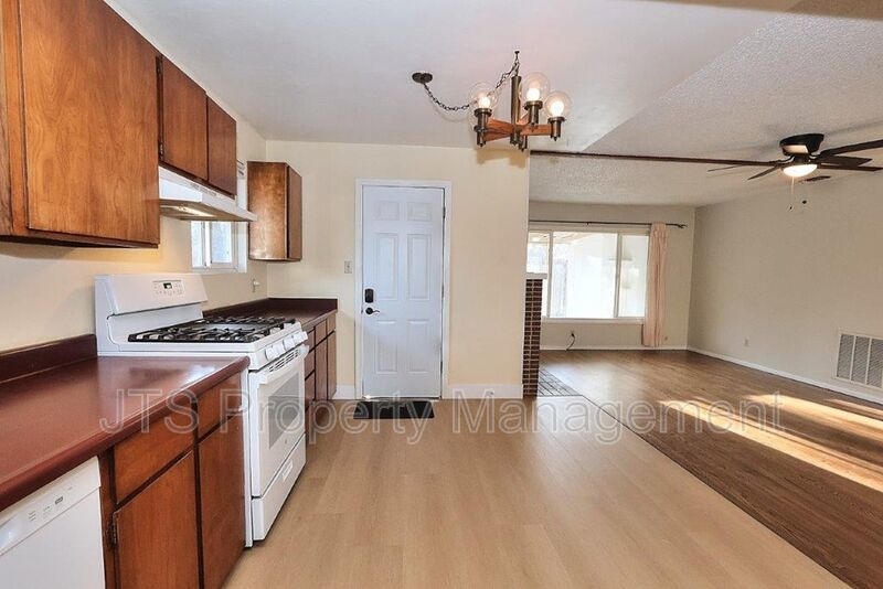 Beautiful Home For Rent in the Garden of the Gods! property image