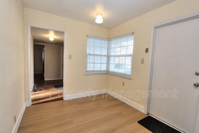 Beautiful Home For Rent in the Garden of the Gods! property image