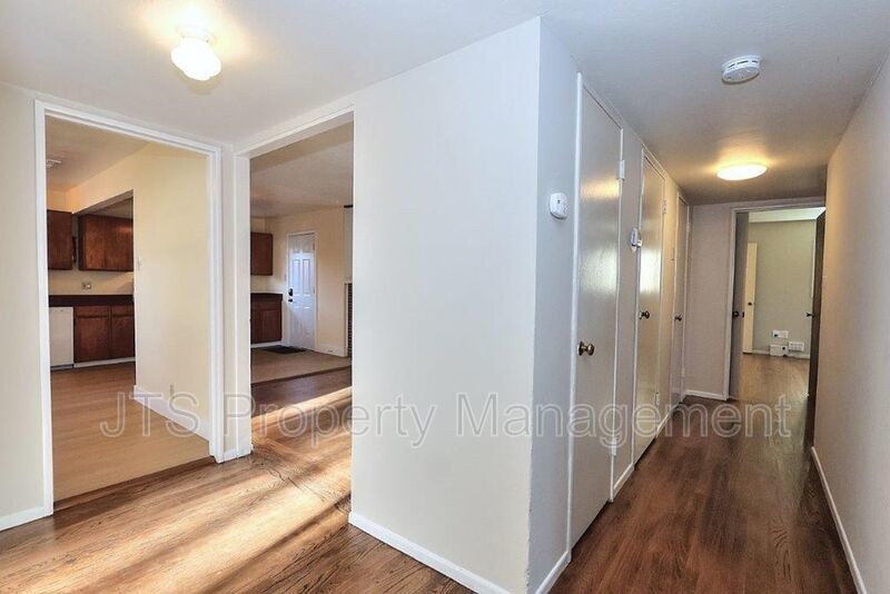 Beautiful Home For Rent in the Garden of the Gods! property image