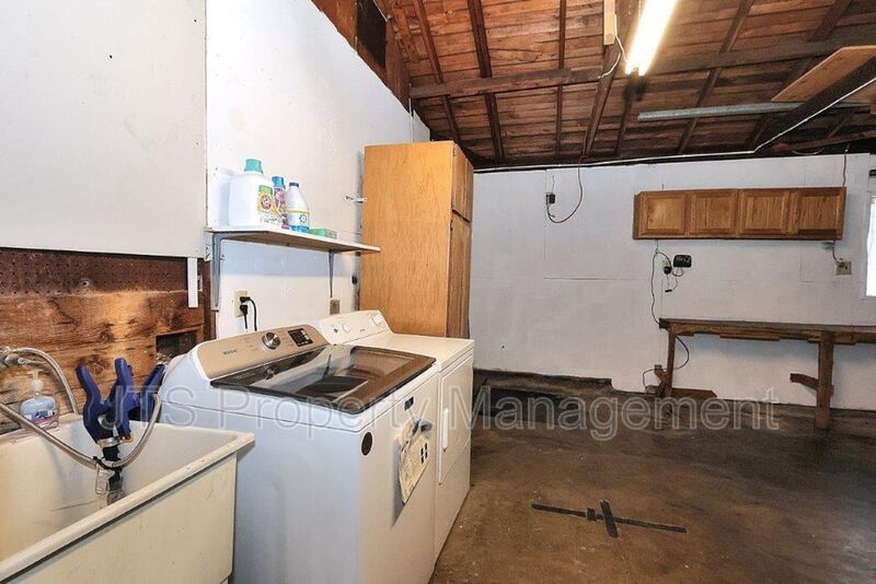 Beautiful Home For Rent in the Garden of the Gods! property image