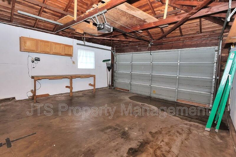 Beautiful Home For Rent in the Garden of the Gods! property image