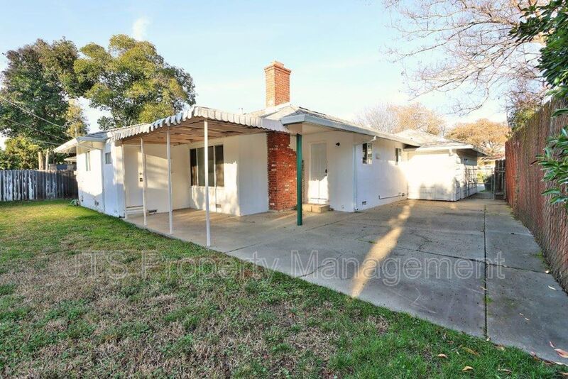 Beautiful Home For Rent in the Garden of the Gods! property image