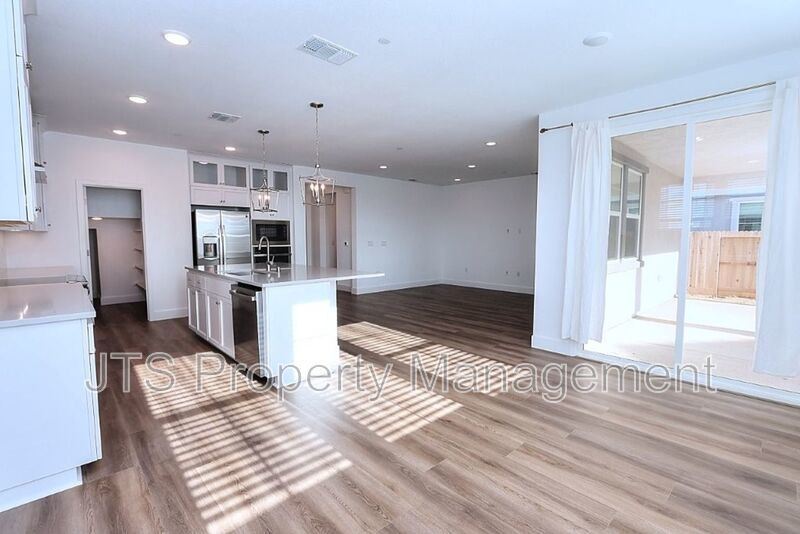 Incredible Solar new construction home in Anatolia For Rent! property image