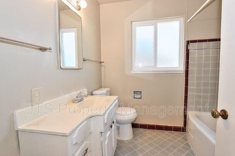 Rare 2 Bedroom Lower Level unit apartment complex across from UC Davis Med Center! property image