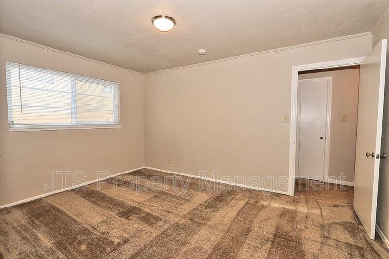 Rare 2 Bedroom Lower Level unit apartment complex across from UC Davis Med Center! property image