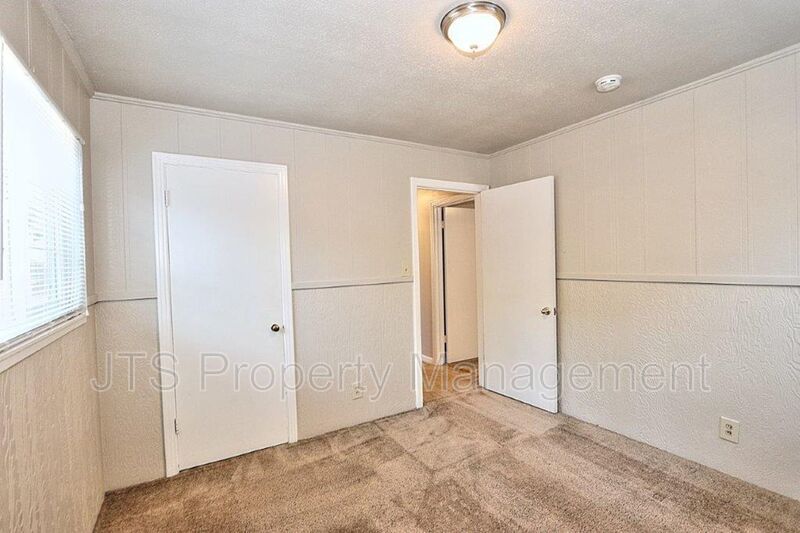 Rare 2 Bedroom Lower Level unit apartment complex across from UC Davis Med Center! property image