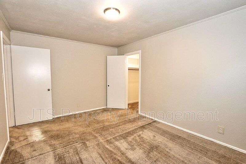 Rare 2 Bedroom Lower Level unit apartment complex across from UC Davis Med Center! property image