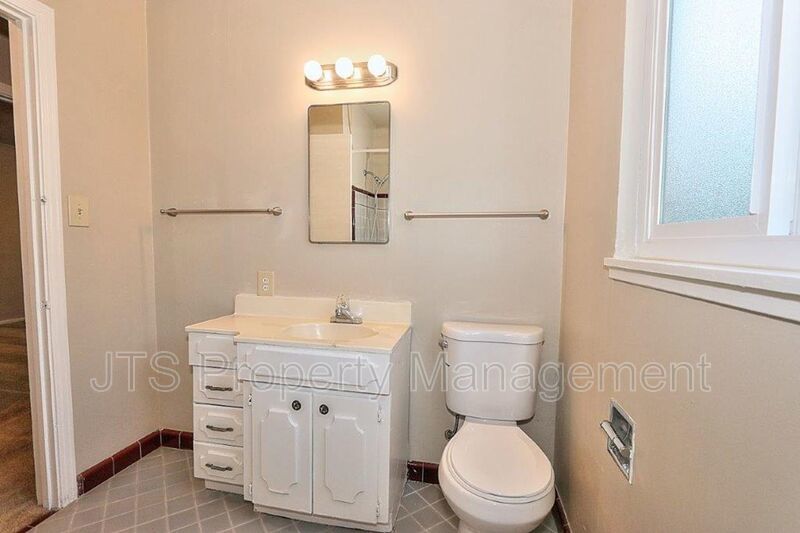 Rare 2 Bedroom Lower Level unit apartment complex across from UC Davis Med Center! property image