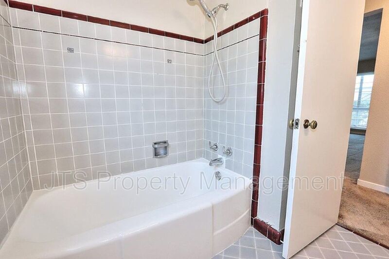 Rare 2 Bedroom Lower Level unit apartment complex across from UC Davis Med Center! property image