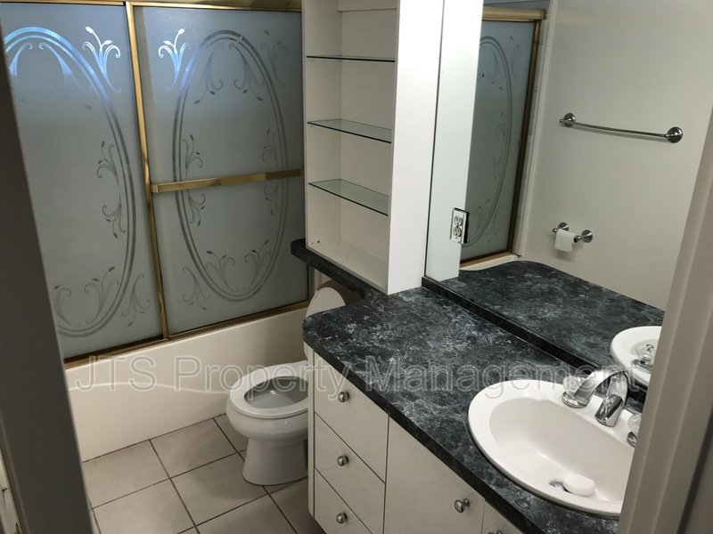 Pending sale!  Nice updated duplex for sale! property image