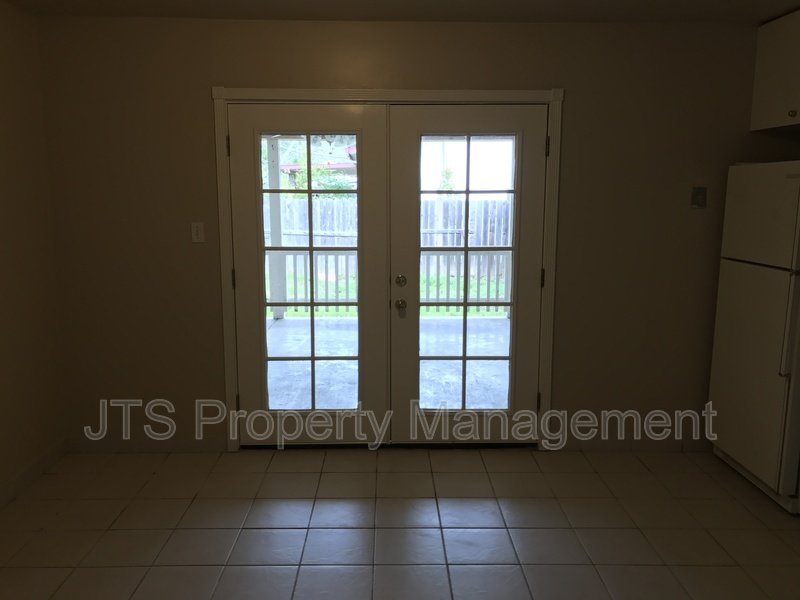 Pending sale!  Nice updated duplex for sale! property image