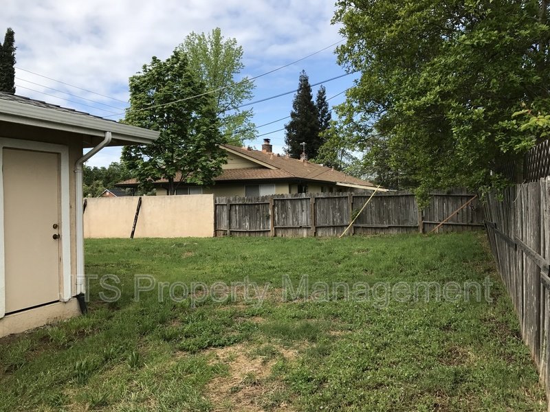 Pending sale!  Nice updated duplex for sale! property image